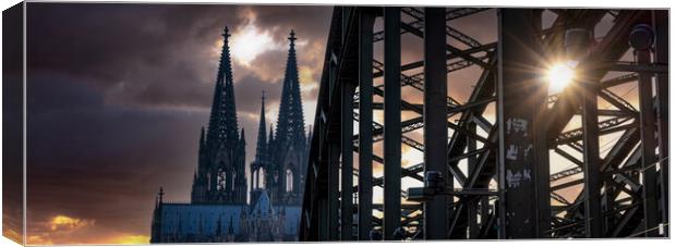 Silhouette of Cologne Cathedral and Hohenzollern Bridge - CITY O Canvas Print by Erik Lattwein