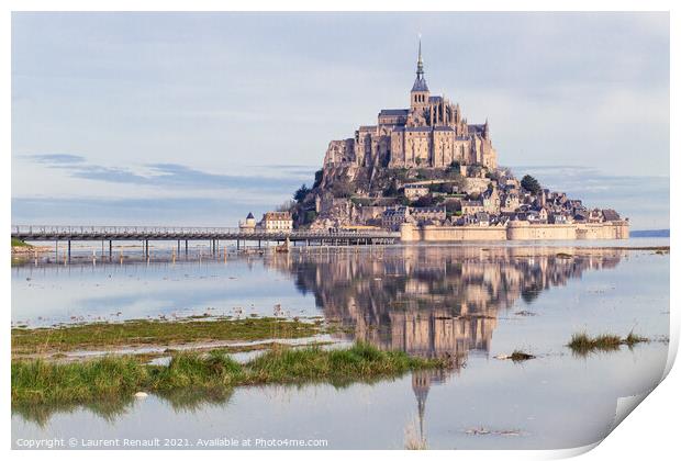 Le Mont Saint-Michel in the bay Print by Laurent Renault