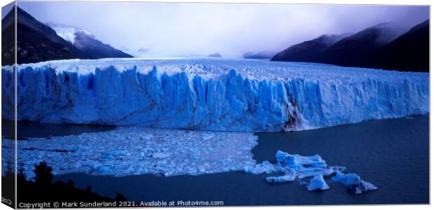 Glaciar Perito Moreno Canvas Print by Mark Sunderland