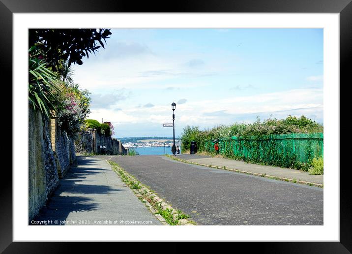 Promenade Esplanade at Shanklin view of Sandown bay. Framed Mounted Print by john hill