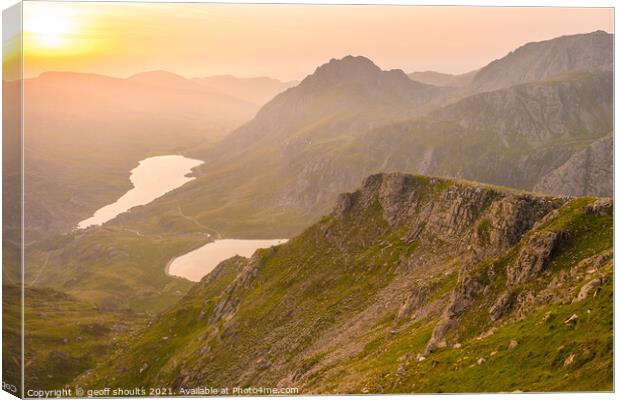 Ogwen Sunrise Canvas Print by geoff shoults