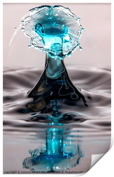 Water Drop Collision and Reflection Print by Antonio Ribeiro