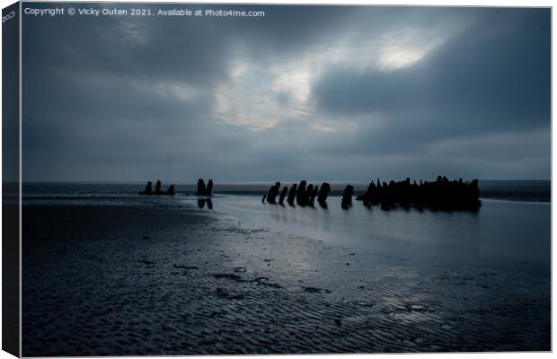 Hoylake shipwreck, Wirral Canvas Print by Vicky Outen