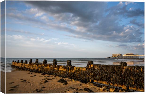 Cromer Pier Canvas Print by Robbie Spencer