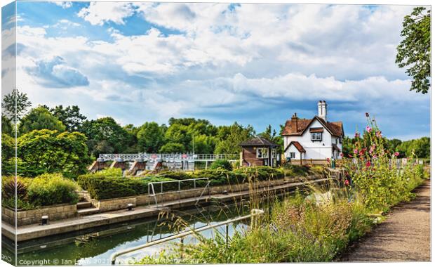 Goring on Thames Lock Canvas Print by Ian Lewis