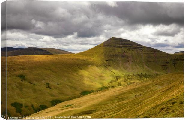 Cribyn from Cefn Cwm Llwch Canvas Print by Dan Santillo