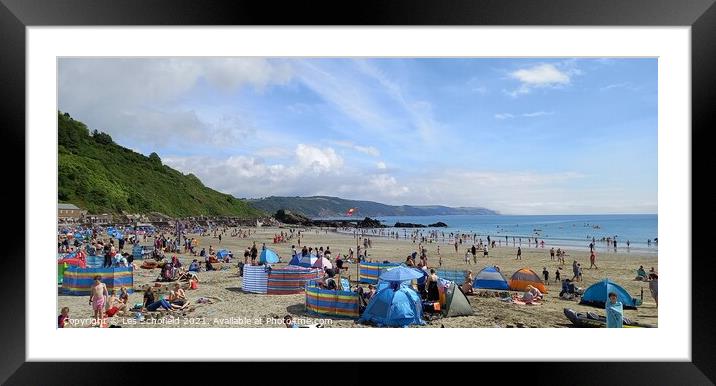 Beach at looe cornwall  Framed Mounted Print by Les Schofield
