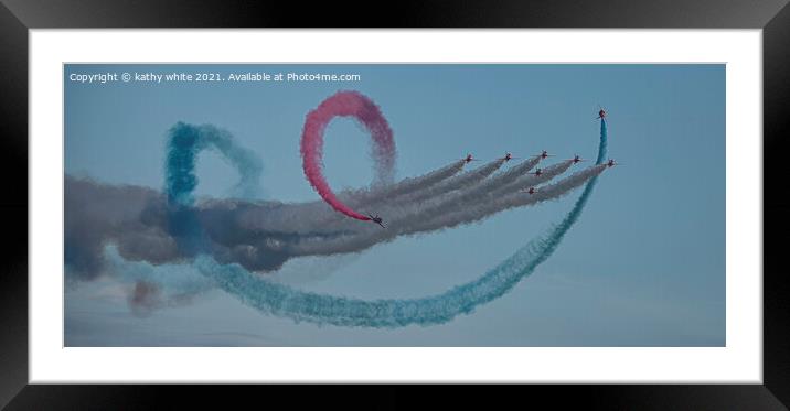 Red arrow airplanes flying in formation  Framed Mounted Print by kathy white