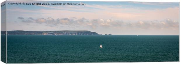 View of the Isle of Wight & The Needles from Highcliffe Beach Canvas Print by Sue Knight