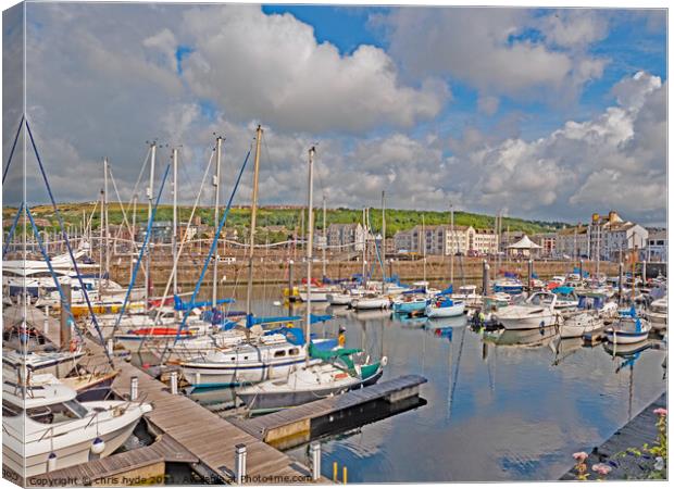 Whitehaven Marina Canvas Print by chris hyde