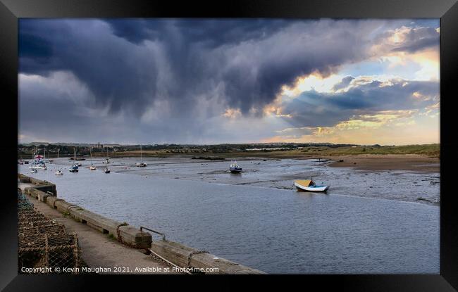 Amble Harbour In Northumberland Framed Print by Kevin Maughan