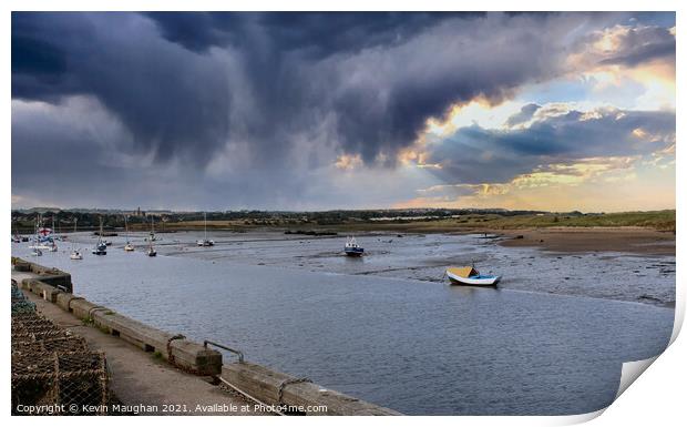 Amble Harbour In Northumberland Print by Kevin Maughan