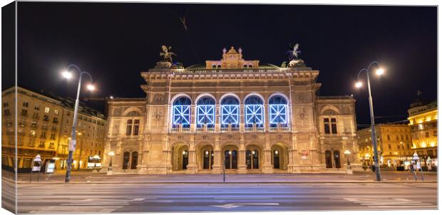 Vienna State Opera building in the city center - VIENNA, AUSTRIA, EUROPE - AUGUST 1, 2021 Canvas Print by Erik Lattwein