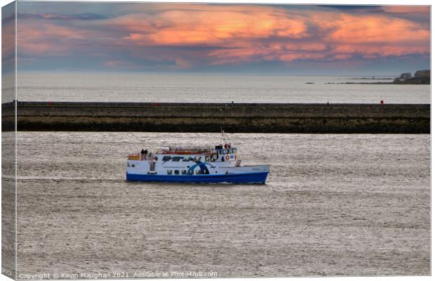 Majestic Cruise on the Tyne River Canvas Print by Kevin Maughan