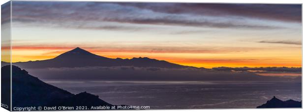 El Teide dawn Canvas Print by David O'Brien
