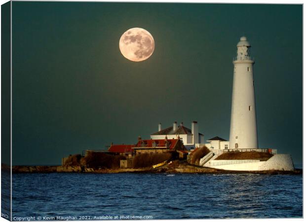 Majestic St Marys Lighthouse at Night Canvas Print by Kevin Maughan