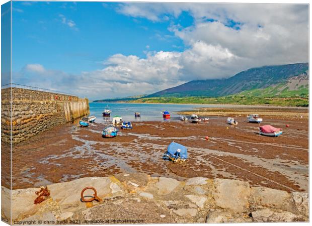Trefor Harbour and Sea Wall  Canvas Print by chris hyde