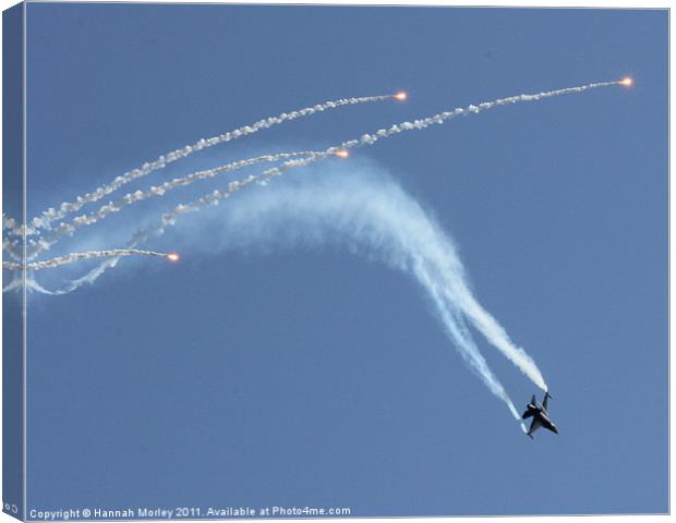 F-16 at Airbourne! Canvas Print by Hannah Morley
