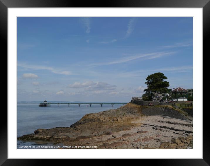 Clevedon Pier and Bandstand  Framed Mounted Print by Les Schofield