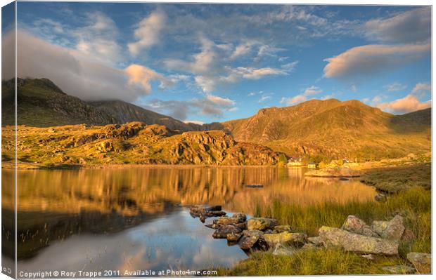 View towards Cwm Idwal Canvas Print by Rory Trappe