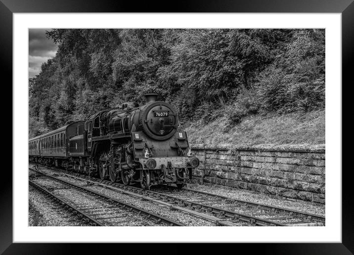 76079 pulling in to Goathland Station Framed Mounted Print by Kevin Winter