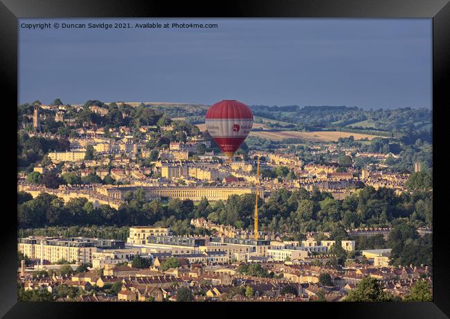 Hot air balloon passes Bath's famous Royal Crescent  Framed Print by Duncan Savidge