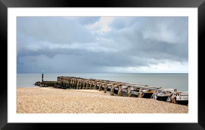 The Languard Point Pier Framed Mounted Print by Robbie Spencer