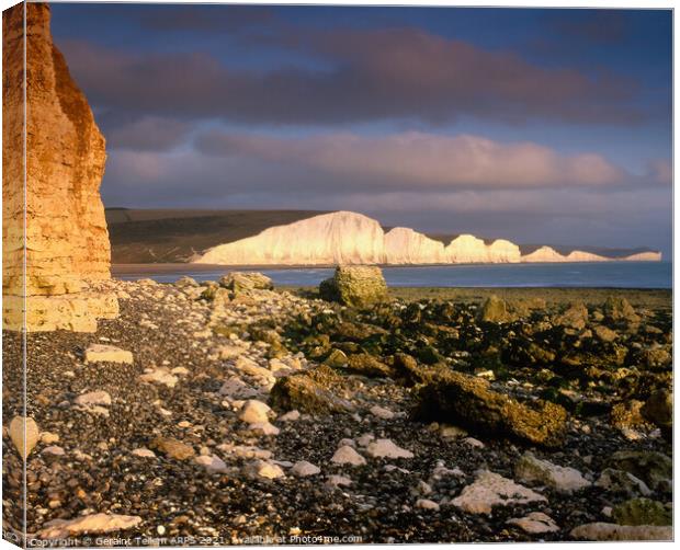 Seven Sisters from Cuckmere Haven, East Sussex, England, UK Canvas Print by Geraint Tellem ARPS