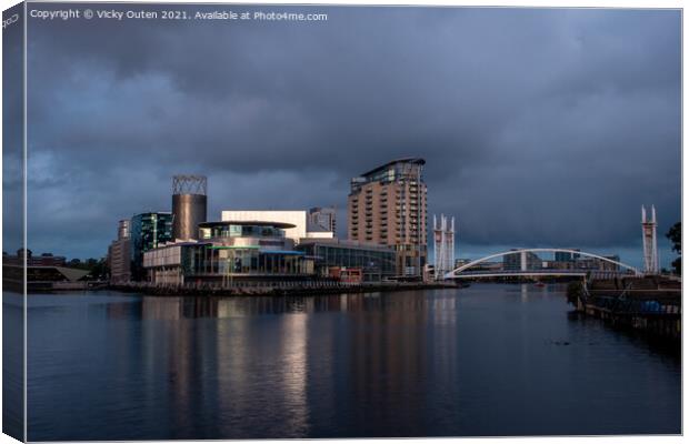 The Lowry theatre at sunset, Salford Quays Canvas Print by Vicky Outen