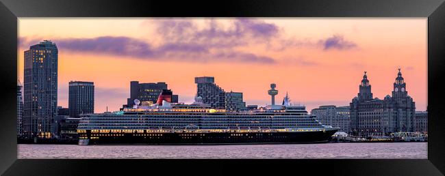 Queen Elizabeth cruise ship Framed Print by Kevin Elias