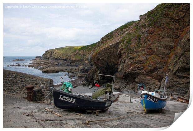 lizard point and fishing boats Print by kathy white