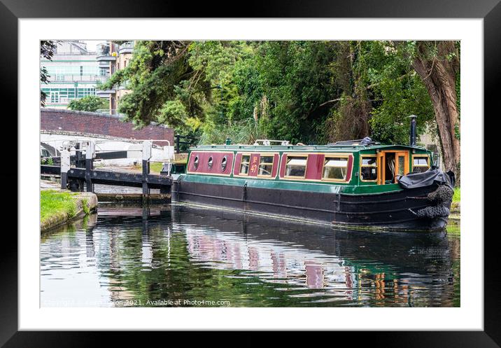 Narrowboat leaving Uxbridge Lock  Framed Mounted Print by Kevin Hellon