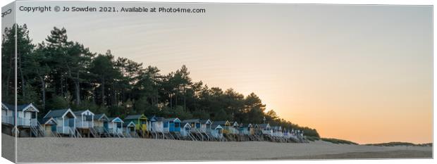 Wells Beach Huts (2) Canvas Print by Jo Sowden
