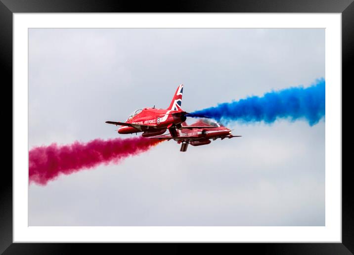 Red Arrows Pass Framed Mounted Print by J Biggadike