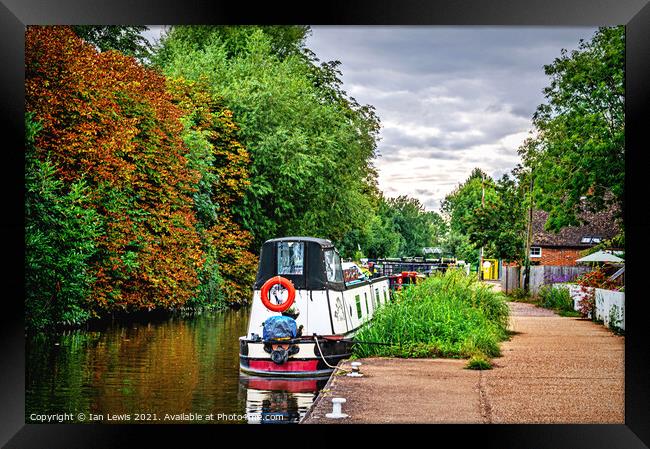 The Kennet and Avon at Aldermaston Framed Print by Ian Lewis