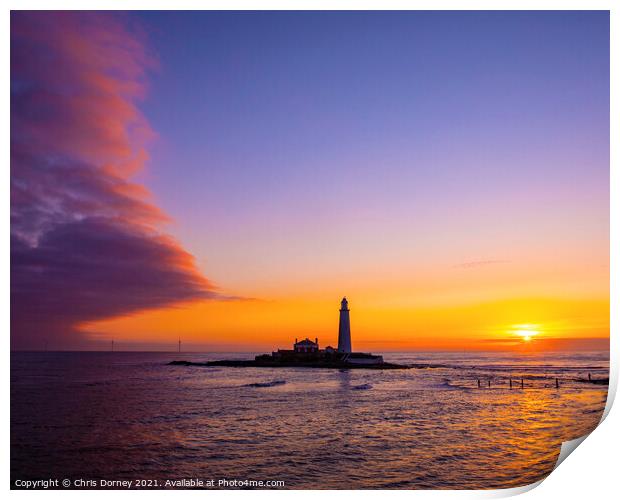 Sunrise at St. Marys Lighthouse in Northumberland, UK Print by Chris Dorney