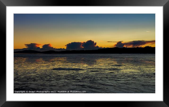 A golden sunset reflecting over the mudflats of Kirkcudbright Bay in winter Framed Mounted Print by SnapT Photography