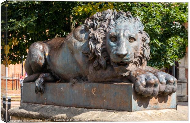 Lion statue, Aylesbury Canvas Print by Kevin Hellon