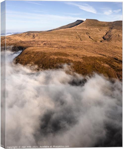 Brecon Beacons national park  Canvas Print by Alan  Mills 