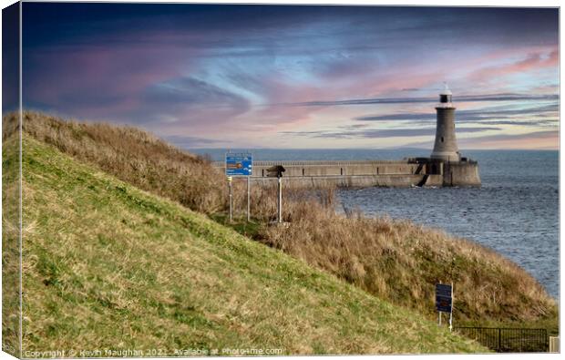 Tynemouth Pier And Lighthouse Canvas Print by Kevin Maughan