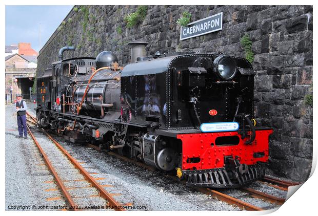 welsh highland railway loco 87 at caernarfon Print by John Basford