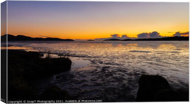 A golden sunset reflecting over the mudflats of Kirkcudbright Bay in winter Canvas Print by SnapT Photography