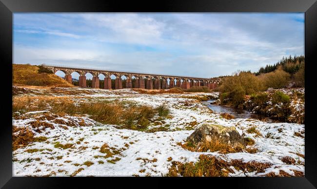 Big Water of Fleet and railway viaduct, surrounded by snow in the winter Framed Print by SnapT Photography