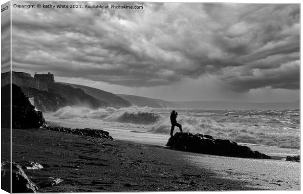 Wave Watcher,storm coming Porthleven cornwall Canvas Print by kathy white
