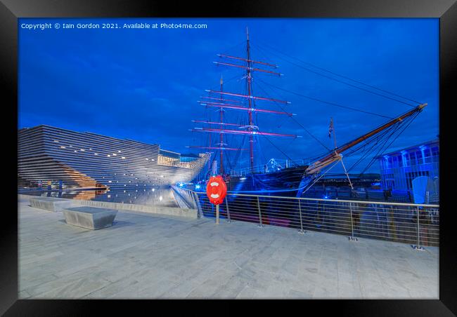 RRS Discovery and the V And A Design Museum Dundee Scotland Framed Print by Iain Gordon