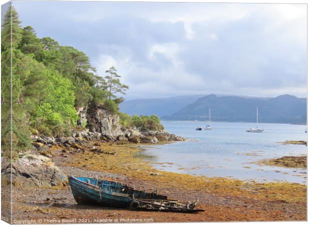 Old rowing boat at Plockton Canvas Print by Thelma Blewitt