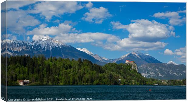 Lake Bled and castle Canvas Print by Ian Middleton