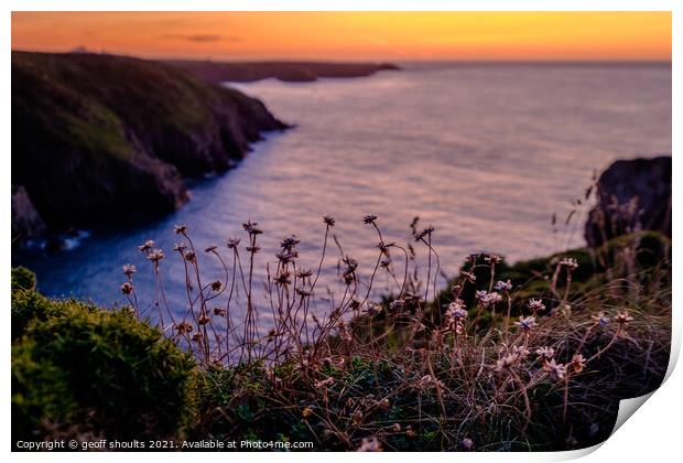 Trefin sunset Print by geoff shoults