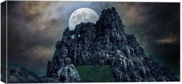 The Old Man of Storr Canvas Print by Jadwiga Piasecka