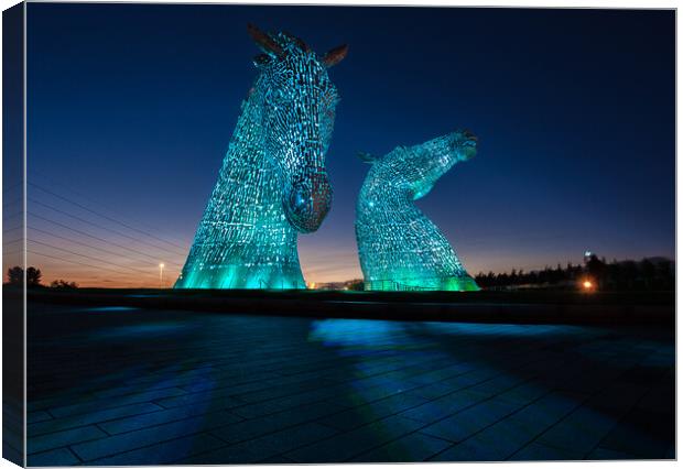 The Kelpies towering high Canvas Print by Jamie Moffat